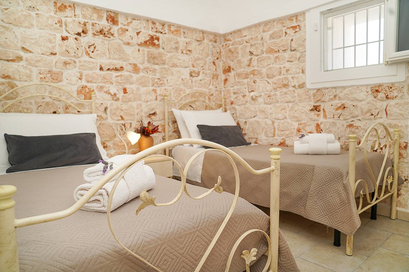 Trullo lantane in San Michele Salentino, Salento