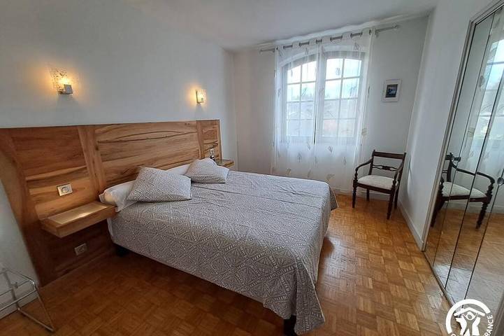 Location de vacances pour 6 personnes, avec jardin et piscine, animaux acceptés à Lacrouzette - 3