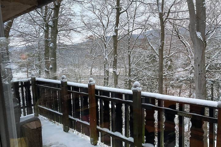 Blockhütte für 5 Personen, mit Balkon und Garten, mit Haustier am Edersee