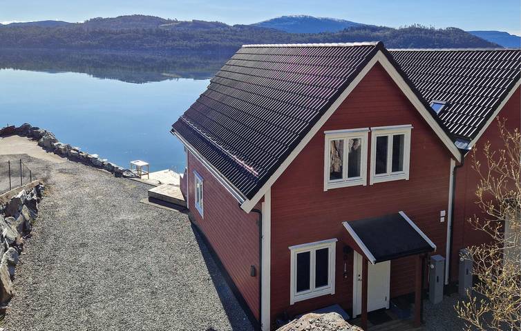 Ferienhaus für 8 Personen mit Terrasse in Os