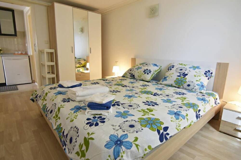 Apartamento entero, Mit Blick auf das Wasser by Interhome in Umag, Region de Umag