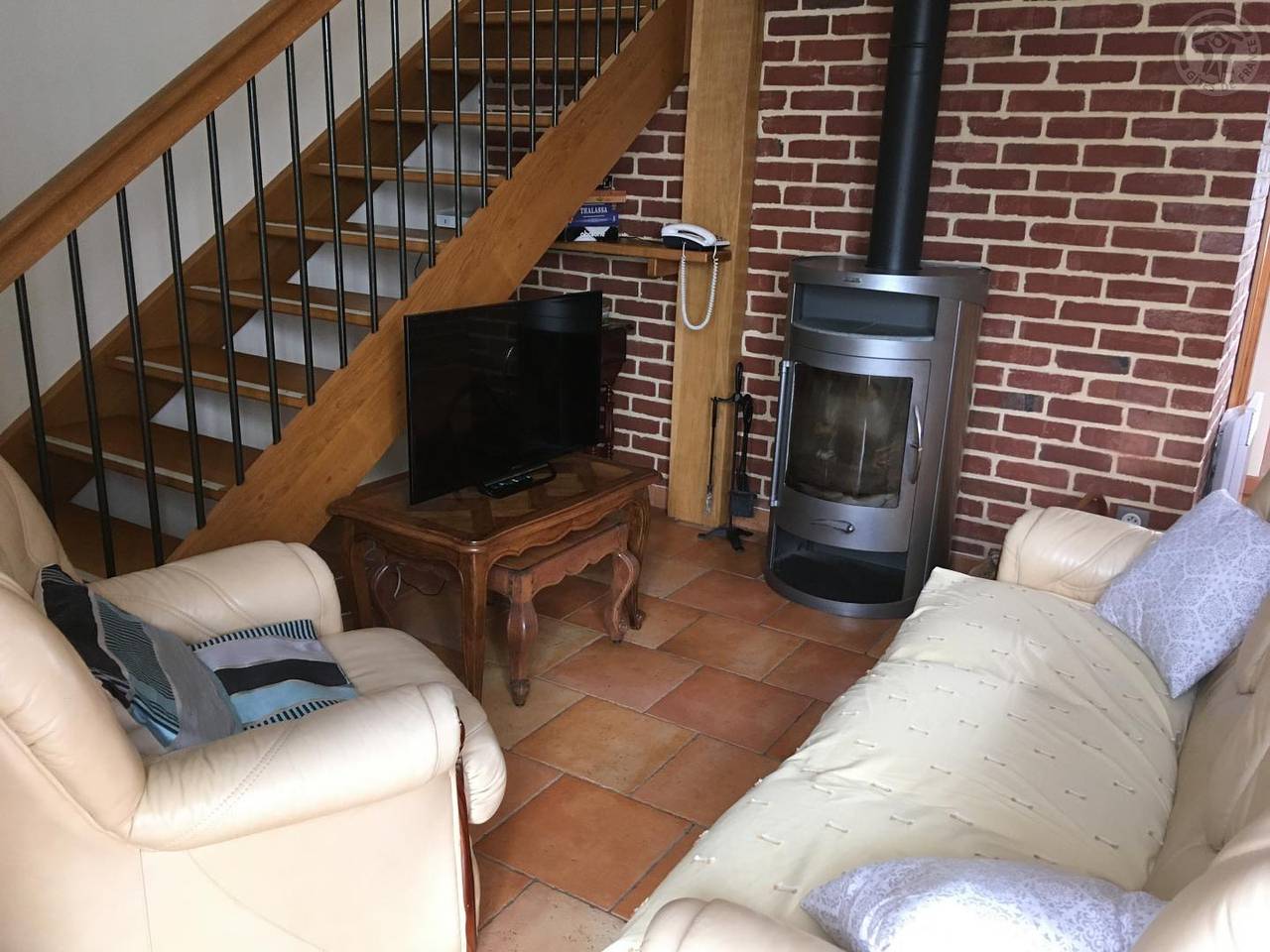 Dimont Gite mit Parkplatz, Terrasse, Garten & Internet - 200m zum Stadtzentrum in Dimont, Avesnes-sur-Helpe