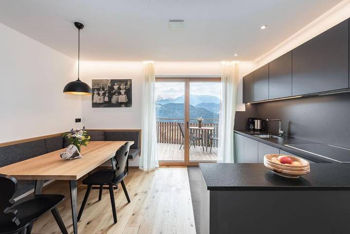Ferienwohnung für 6 Personen, mit Balkon und Terrasse sowie Garten und Ausblick