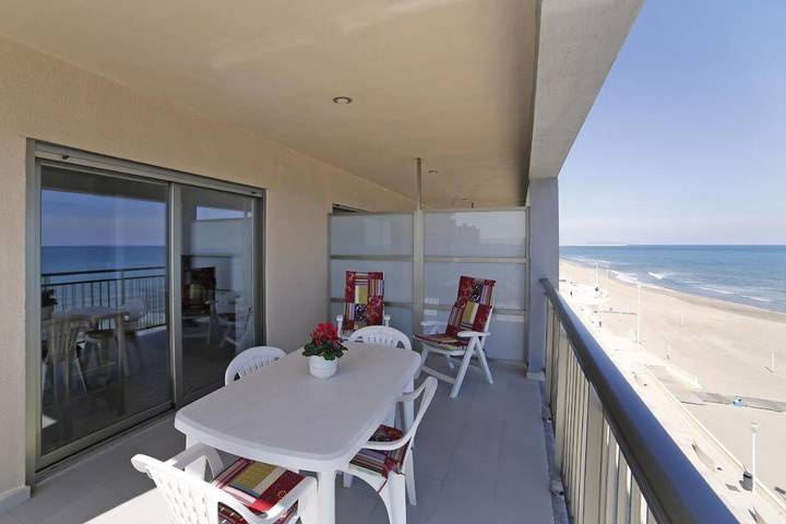 Apartamento para 5 personas, con Terraza y Vistas en Bellreguart