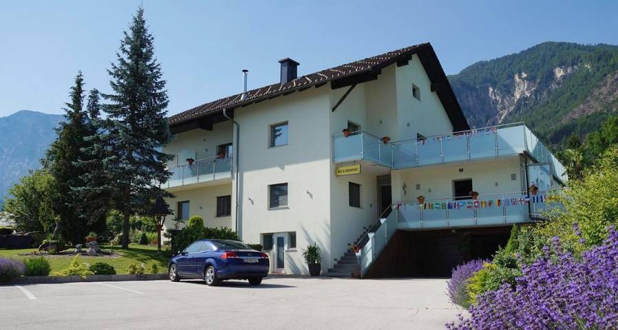 Ferienhaus für 2 Personen, mit Balkon und Terrasse sowie Garten und Pool