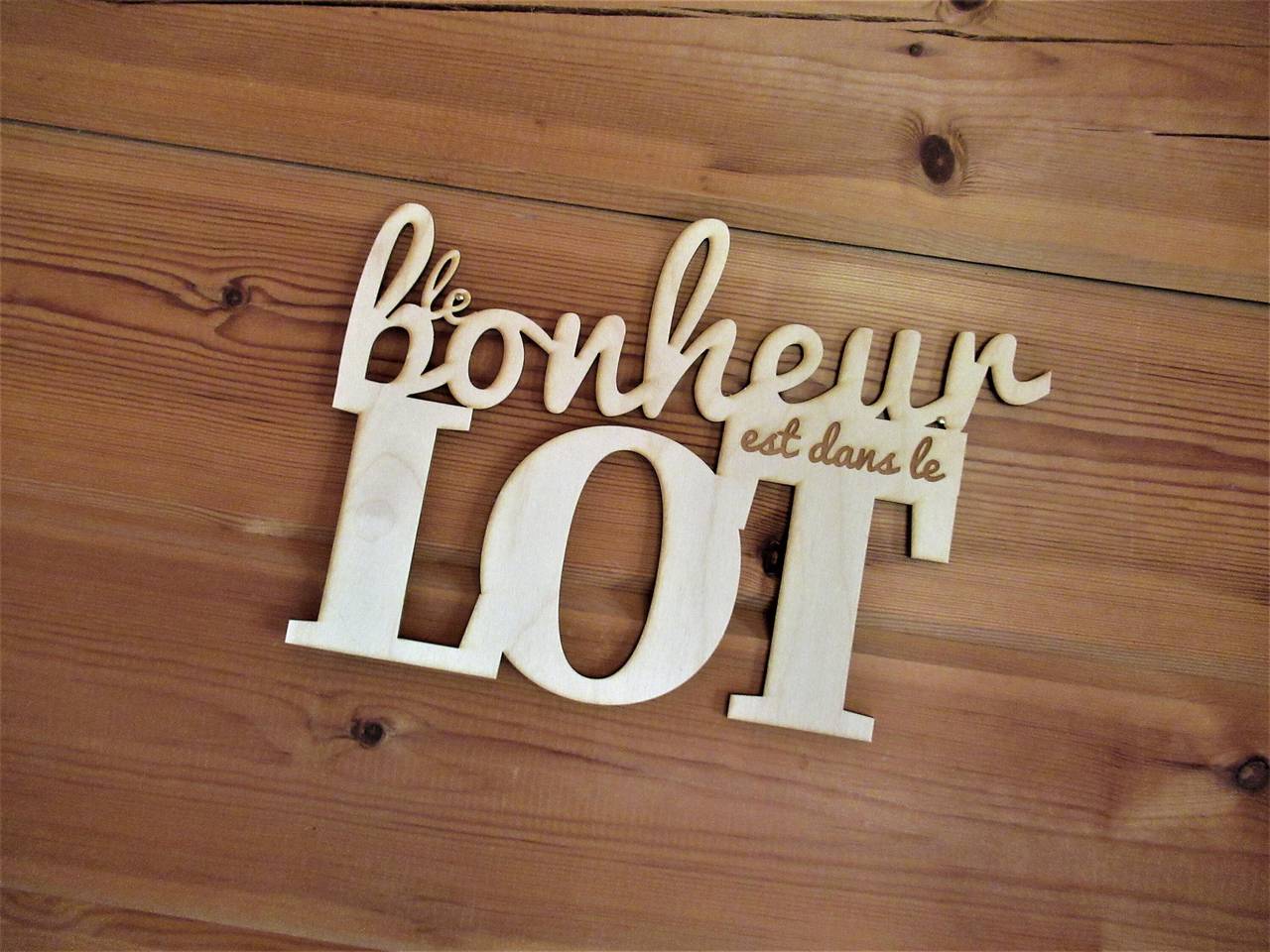 Chalet 'Le Magalli' avec piscine partagée, terrasse privée et Wi-Fi in Mauroux, Lot