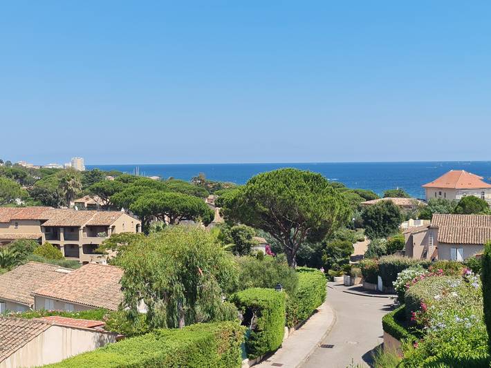 Gîte pour 6 personnes, avec Terrasse et Piscine dans Plage De La Croisette Sainte Maxime - 4