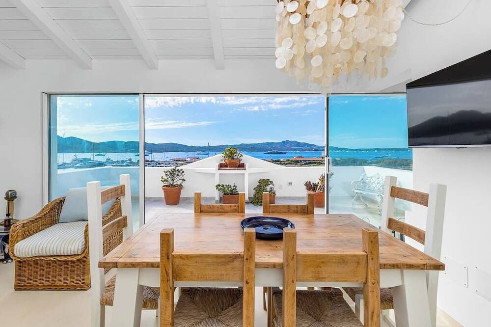 Appartamento intero, Attico d'arte vista mare con terrazzo panoramico in Porto Rotondo, Olbia