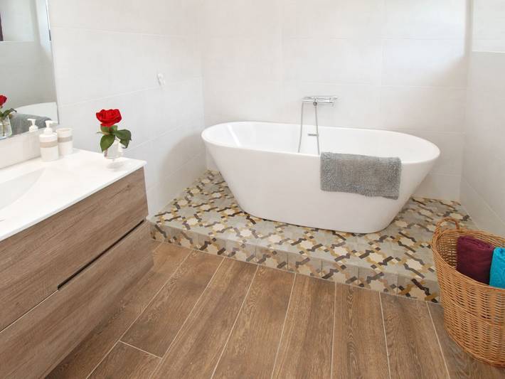 Casa rural para 7 personas, con piscina además de jardín y terraza, Se admiten mascotas en Comares - 4