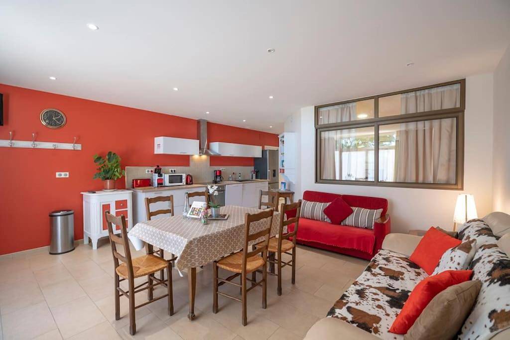Appartement entier, Two-Bedroom Apartment in Volvic, Parc naturel régional des Volcans d'Auvergne