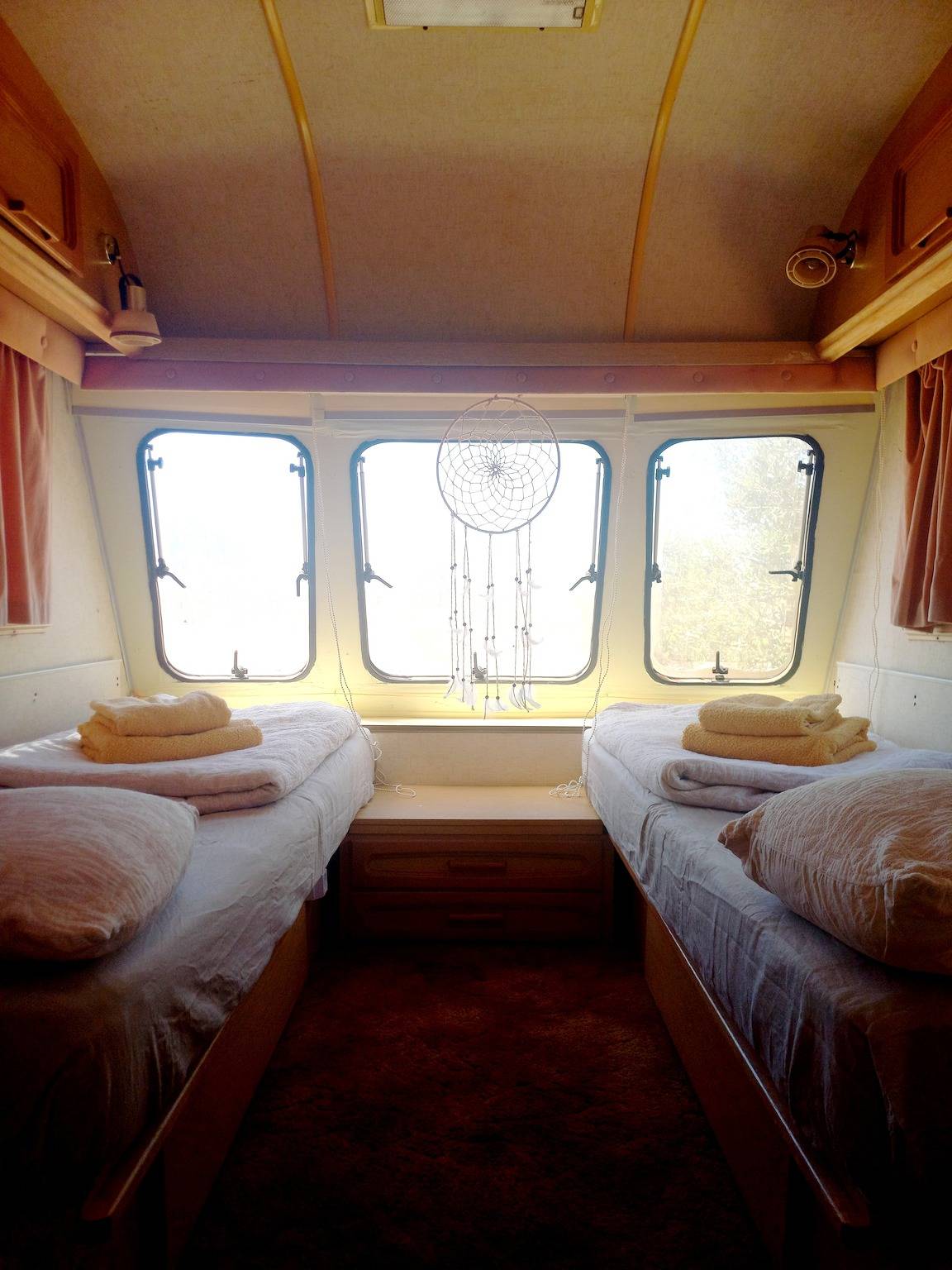 Michas caravan for 2 See the herd of horses from your bed in Barão de São João, Bensafrim e Barão de São João