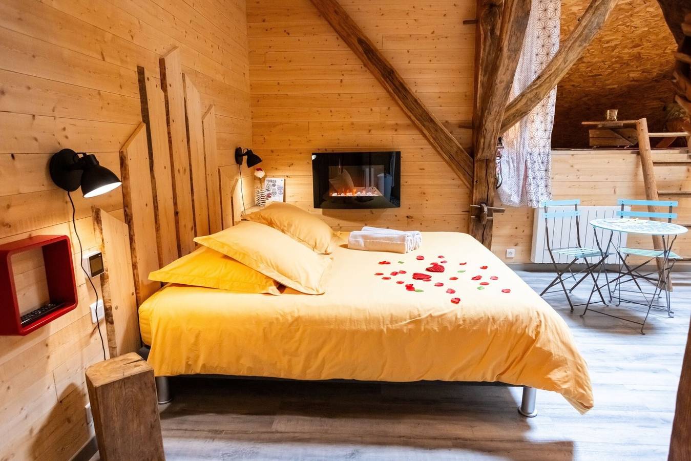 Habitación « Séquoia » con terraza común, jardín compartido y jacuzzi compartido in Vellerot-lès-Vercel, Jura Francais