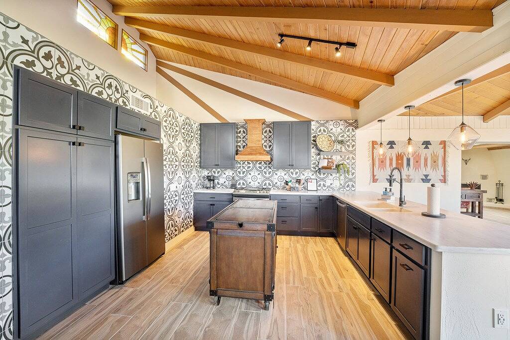 Brand New 2 Bed/2.5 Bath Renovation, Centrally Located in Sedona in Sedona, Oak Creek Canyon