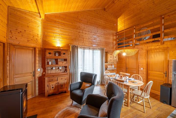 Chalet pour 6 personnes, avec Terrasse et Piscine dans le Jura