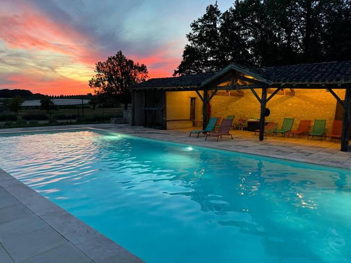 Location de vacances pour 10 personnes, avec jardin et piscine à Saint-Eutrope-de-Born - 2