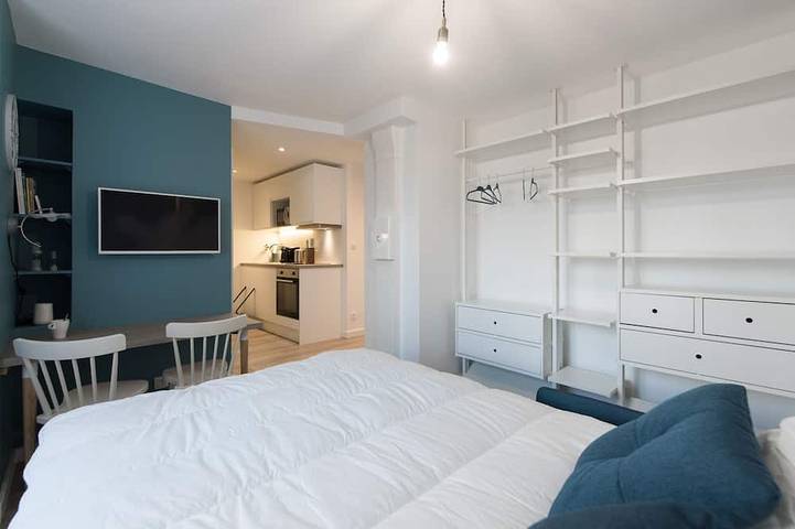 Apartamento entero, \"Blue Dream\" – Estudio acogedor y elegante - Doua / Insa / Cesi - Garaje, Wifi in Villeurbanne, Lyon region