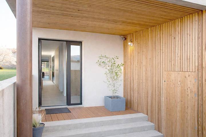 Location de vacances pour 8 personnes, avec jardin à Cercié - 2