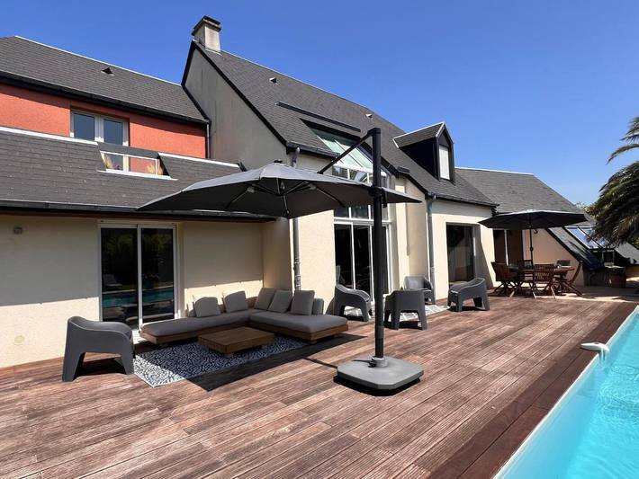 Location de vacances pour 8 personnes, avec Balcon et Terrasse ainsi que Jardin et Piscine à Urville-Nacqueville - 4