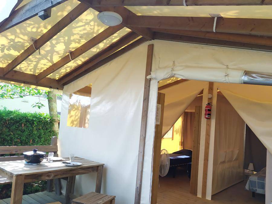 Camping L'oliveraie - Tente en toile et en bois 4 personnes - Ecolodge (sans sanitaires) in Laurens, Côte méditerranéenne (France)