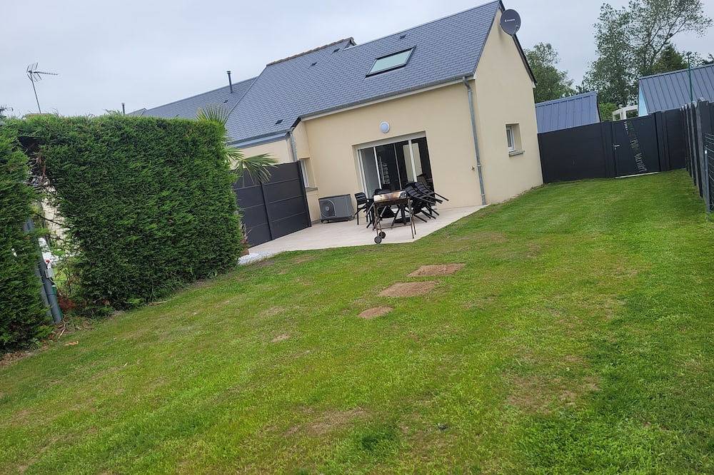 House located in a quiet cul-de-sac, close to the dunes. in Créances, Coutances