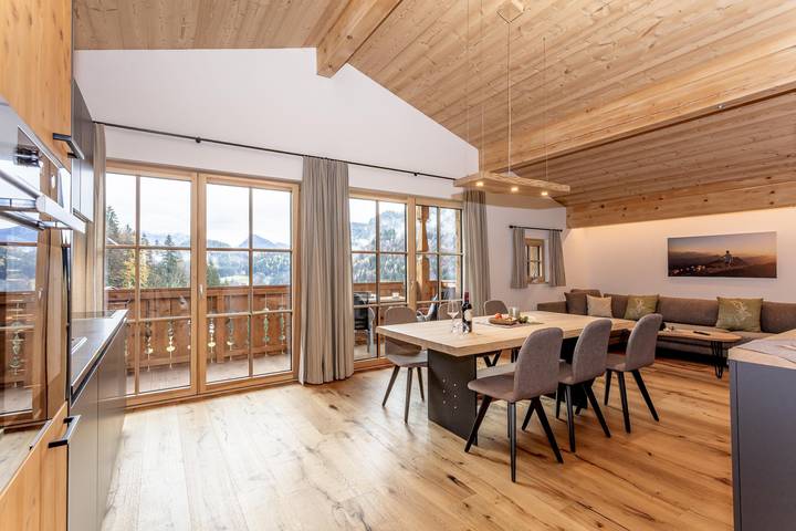 Ferienwohnung für 6 Personen, mit Sauna und Balkon, kinderfreundlich in Unken