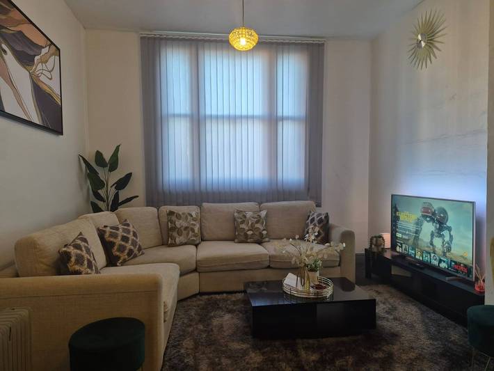 Apartment for 7 people in Wolverhampton
