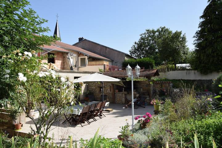 Ferienhaus für 14 Personen, mit Garten, kinderfreundlich in Lothringen
