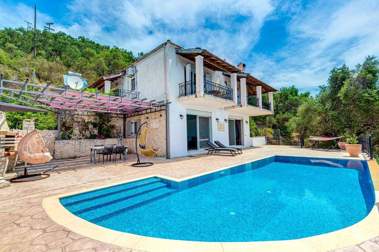 Ολόκληρο το διαμέρισμα, Daniella with Seaview Pool in Μπαρμπάτι, Νησάκι