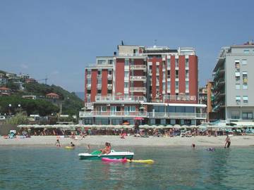 Ferienhaus für 3 Personen, mit Pool in Pietra Ligure Gemeinde