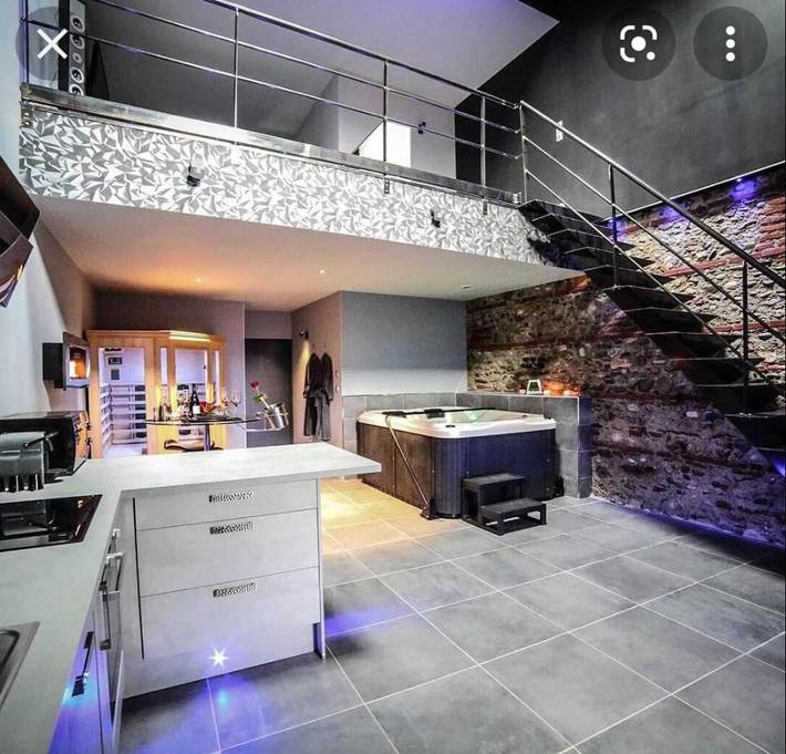 Gîte pour 2 personnes, avec piscine et sauna ainsi que terrasse et jacuzzi dans Saint-Julien-sur-Garonne