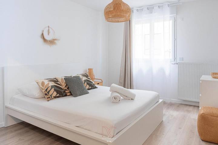 Gîte pour 7 personnes, avec terrasse à Chessy - 4