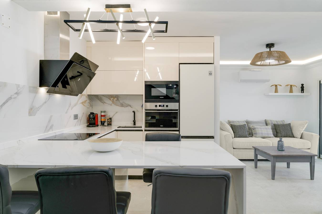 Casa de vacaciones 'Dúplex El Equilibrio' con vistas a la montaña, Wi-Fi y aire acondicionado in Playa Honda, San Bartolomé