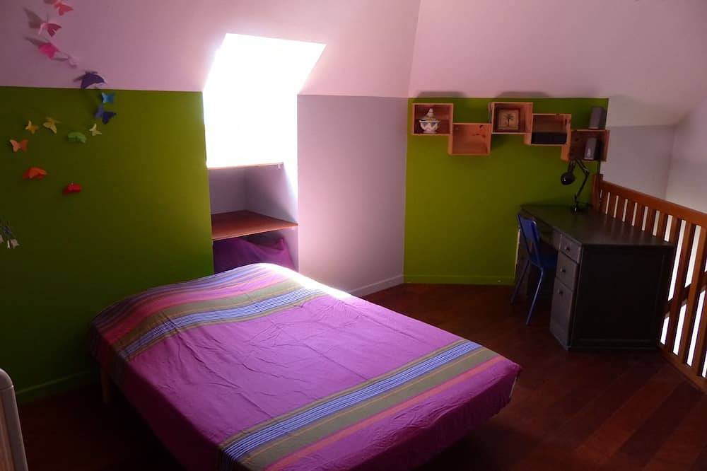 Apartamento entero, Vast duplex 60m² T2. Cerca de la terminal de ferry, la playa y Conleau Pibs in Vannes, Côte des Mégalithes