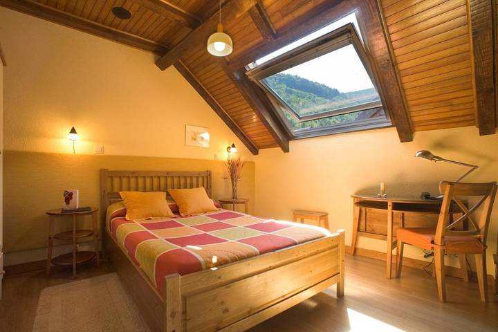 Hotel para 2 personas, con jardín y jacuzzi en Pirineo Navarro - 2