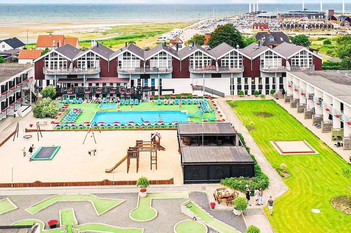 Ferienwohnung für 6 Personen, mit Balkon und Pool sowie Sauna in Bønnerup Strand