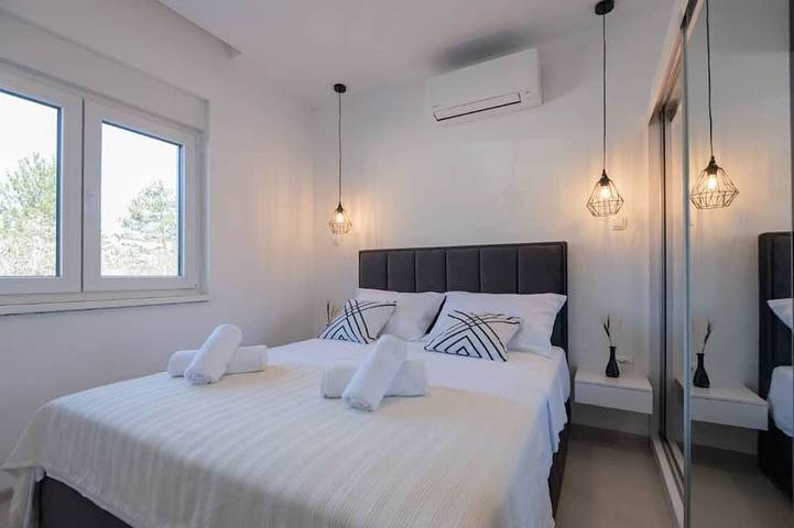 Villa Karin - New - modern villa, Ev charger,pool, amazing view, playground, Bbq in Imotski, Makarska Riviera