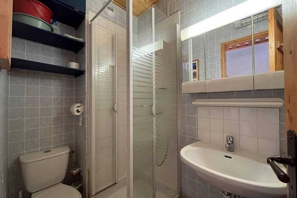 Entire apartment, 200m from ski slopes, 3rd floor, balcony, tv, ski locker, 24m², Peisey-Vallandry in Vanoise National Park