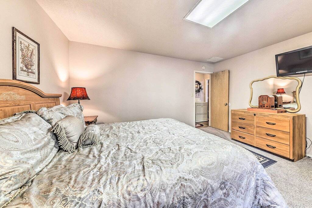 Dog-Friendly Alto Escape w/ Hot Tub + Foosball! in Alto, Ski Apache