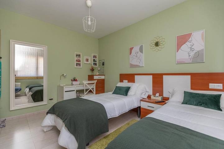Chalet para 12 personas, con Balcón y Terraza además de Piscina y Vistas en Salnés - 2