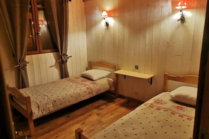 Gîte pour 12 personnes, avec jardin, animaux acceptés à Matemale - 4