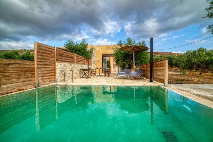 Ferienhaus für 2 Personen, mit Garten und Pool sowie Ausblick auf Kreta