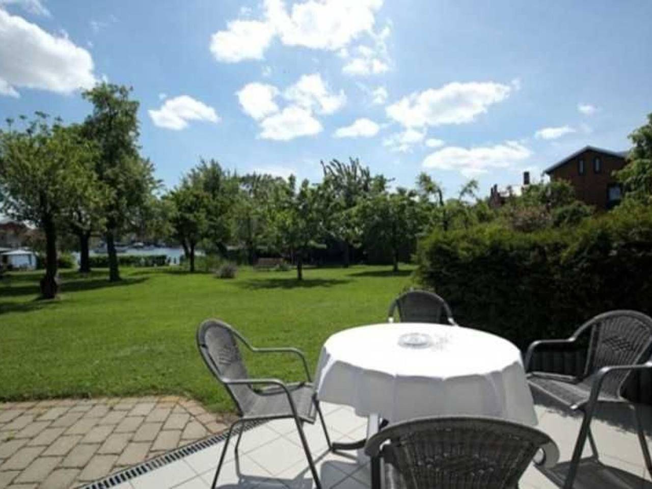 Ganze Wohnung, Ferienwohnung 'Blanck 2' mit Seeblick, privater Terrasse und Wi-Fi in Malchow, Fleesensee