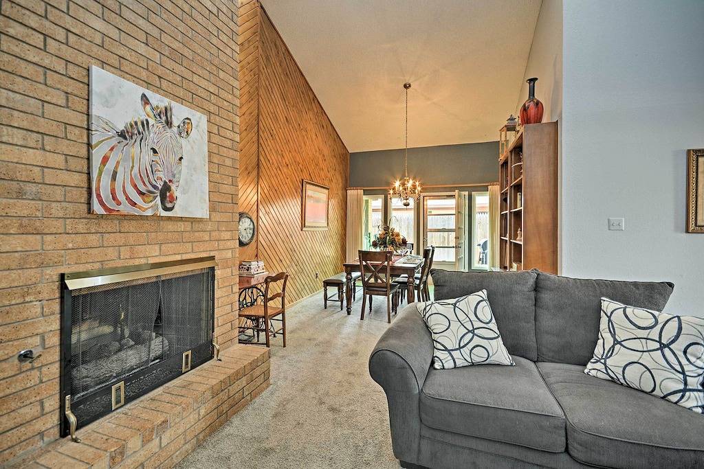 Lubbock Townhome w / Grill -5 Minuten zur Ttu & Downtown in Lubbock, Lubbock County