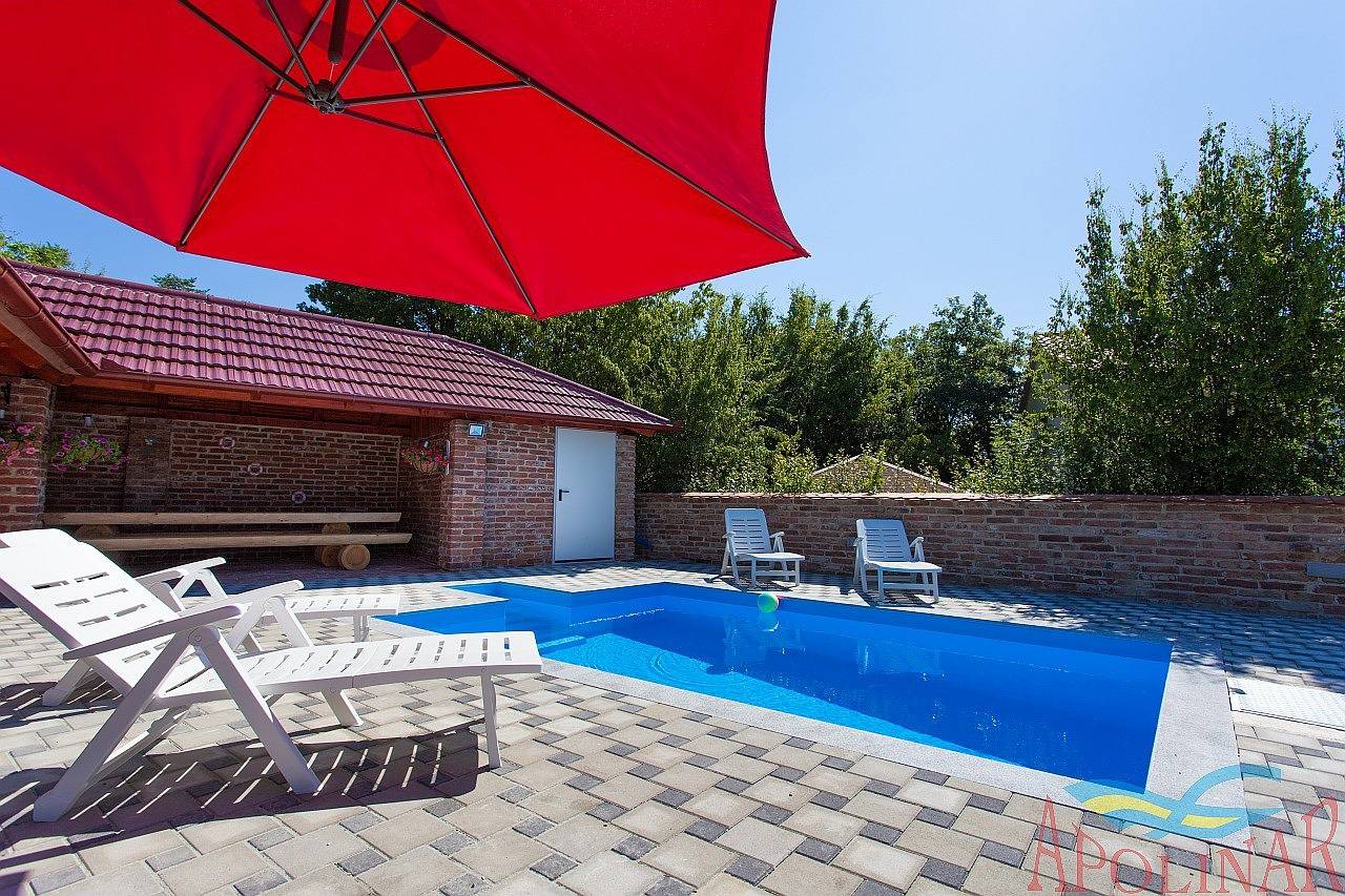 Apartament z basenem dla dwóch osób in Milcetici, Krk
