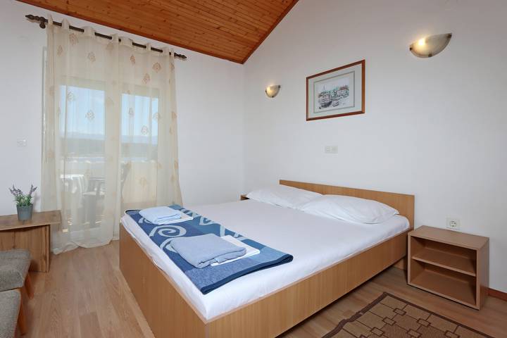 Ferienwohnung für 4 Personen, mit Balkon/Terrasse in Supetarska Draga