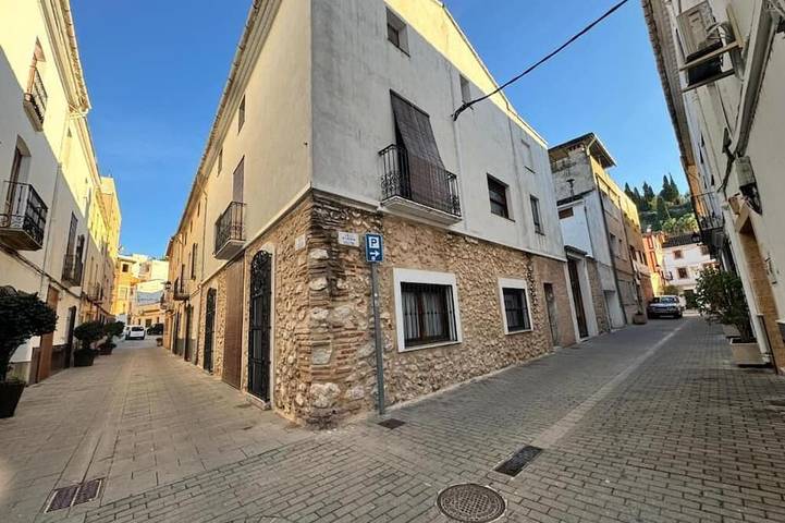 Gîte pour 5 personnes, avec terrasse et jardin - 1