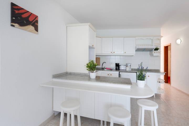 Apartamento entero, Apartamento 'La Bayana Apartments - 7' con vistas al mar, piscina y Wi-Fi in Puerto Naos, Los Llanos de Aridane