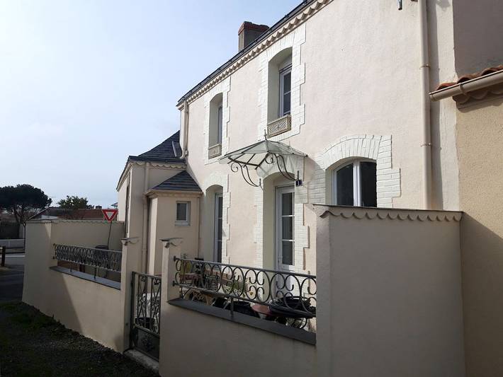 Gîte pour 4 personnes, avec terrasse à Nieul-le-Dolent
