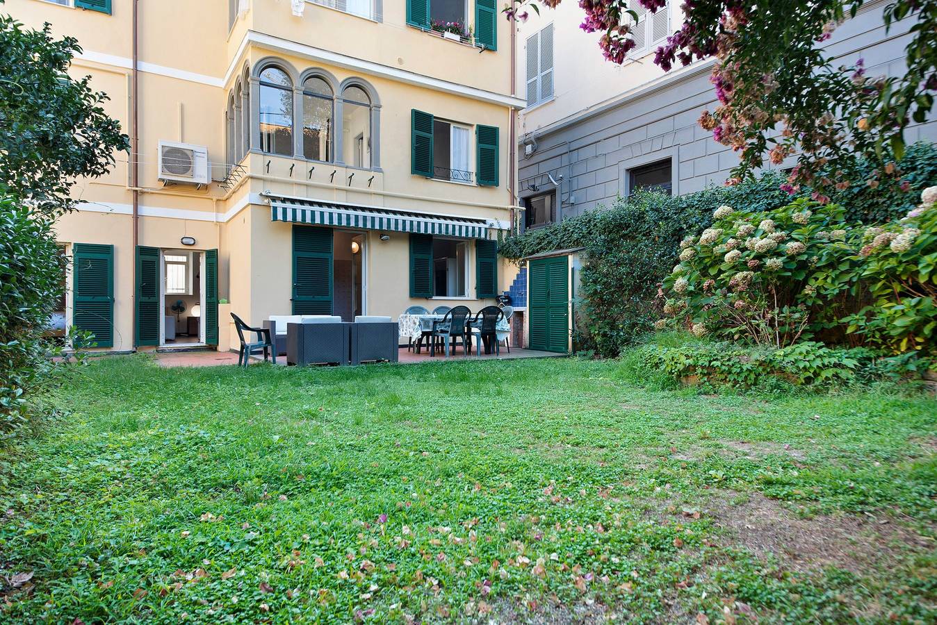Ganze Wohnung, Ferienwohnung 'Strandparadies - Napoleone' mit privatem Garten und Wlan in Levanto, Levanto Kommune