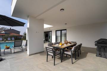 Villa voor 8 Personen in Novigrad, Regio Umag, Afbeelding 4